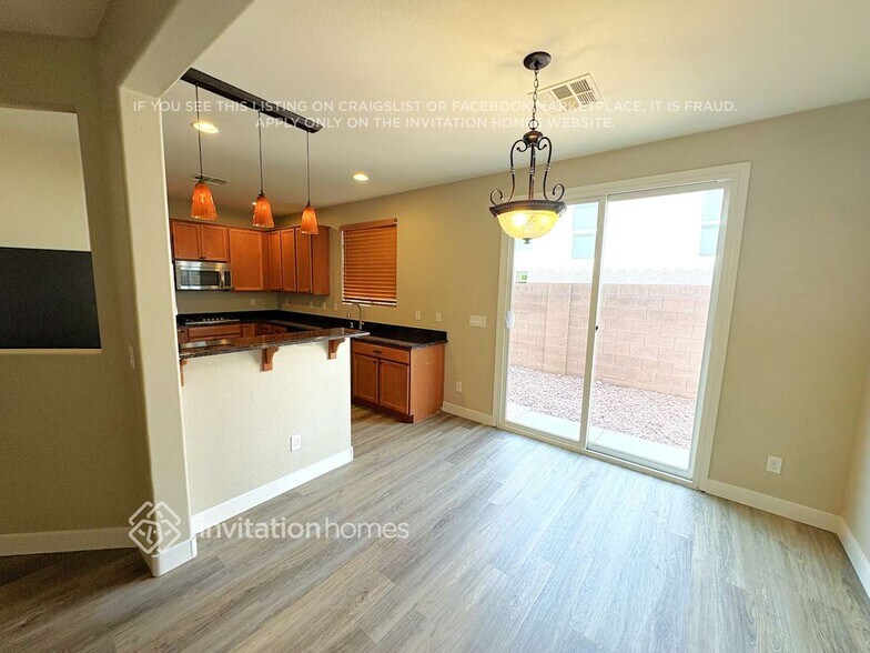 Building Photo - 7912 Point Oaks Ct