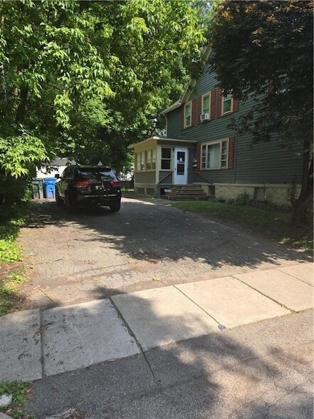 Building Photo - 114 Seager St