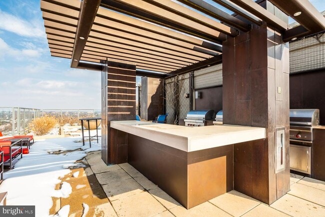 Building Photo - 851 N Glebe Rd