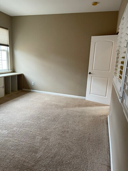 Building Photo - 8 N Boyle Heights Ct