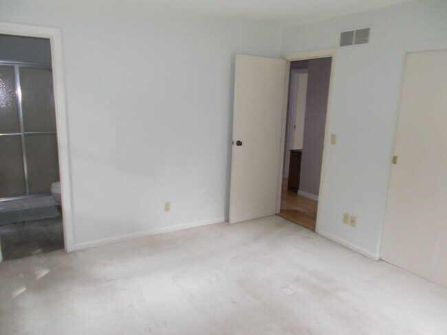 Building Photo - 2250 Autumn Way