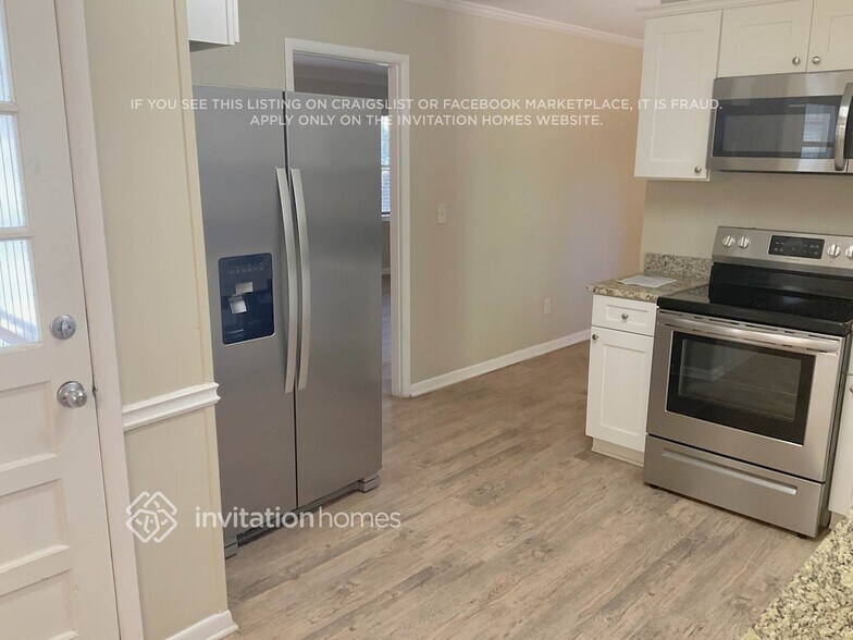 Building Photo - 686 Rollingwood Pl