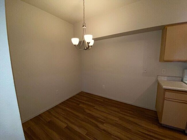 Building Photo - NW Reno Luxury 3 Bedroom Condo - Fitness Center, Pool, Club House