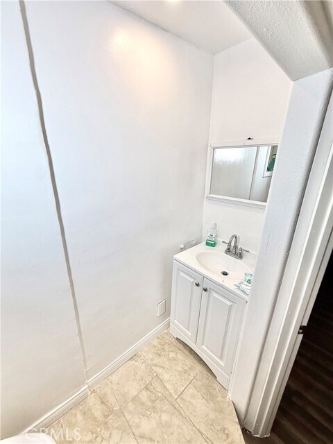 Building Photo - 732 James