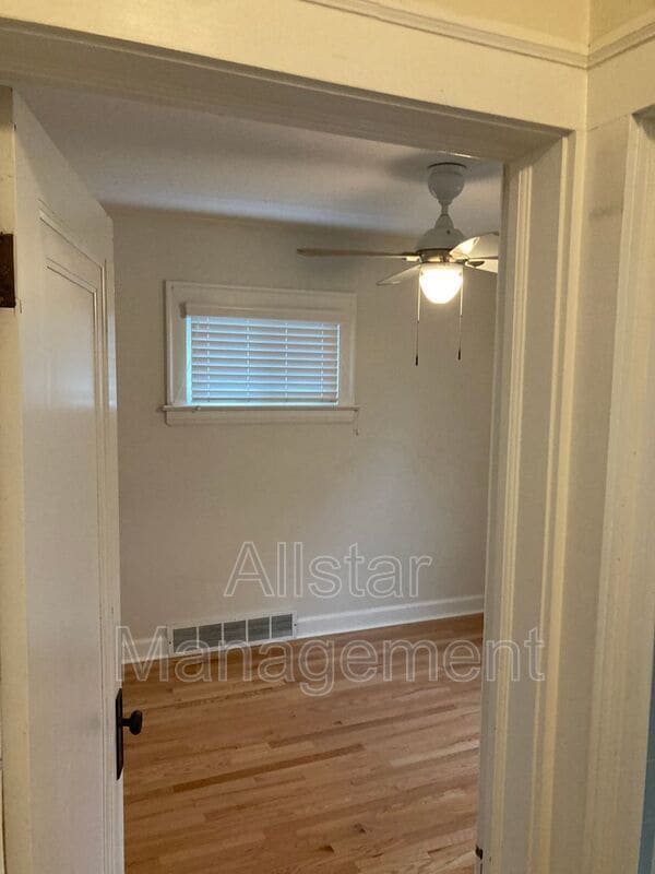 Building Photo - 3464 Granton Ave