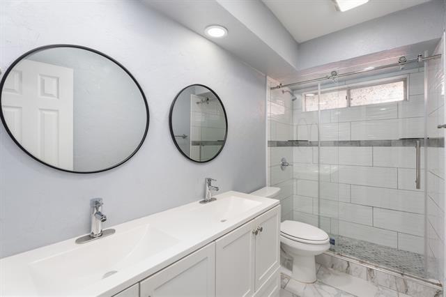 Building Photo - 801 Meadowgate Dr