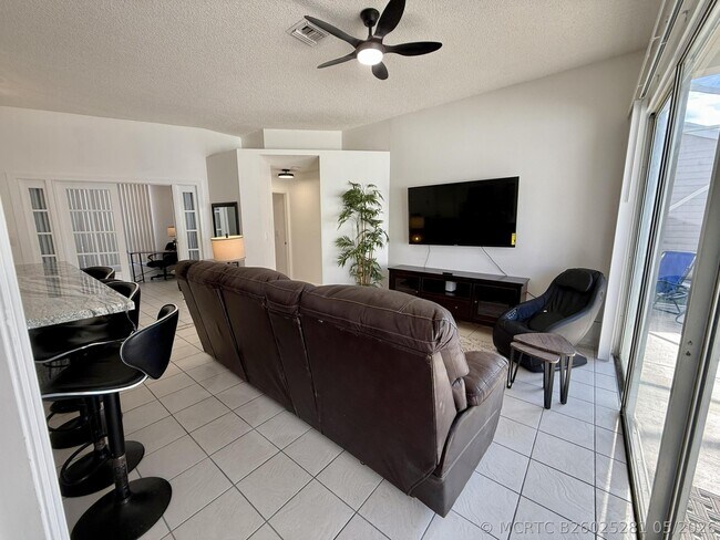 Building Photo - 1049 Mourning Dove Ln