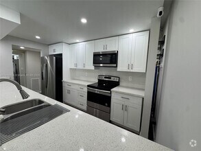 Building Photo - 7081 Environ Blvd