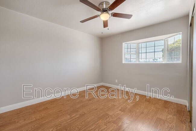 Building Photo - 71 E Palomar St