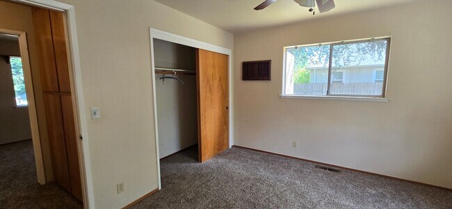Building Photo - 2 bedroom home in Grass Valley