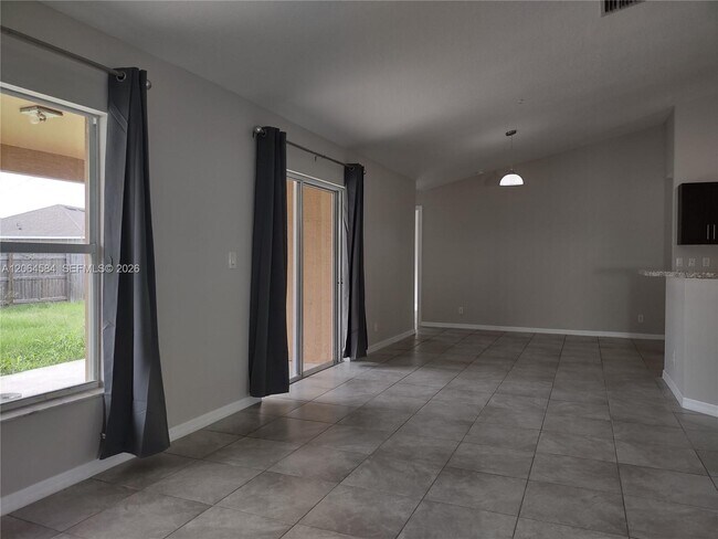 Building Photo - 151 SW S Wakefield Cir