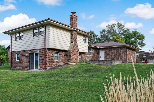 Building Photo - 8456 Dixon Ct