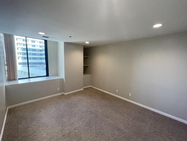 Building Photo - 48 W 300 S