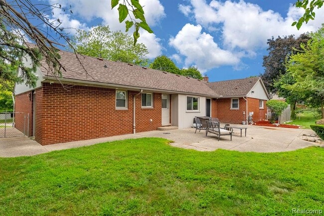Building Photo - 36939 Heatherton Dr