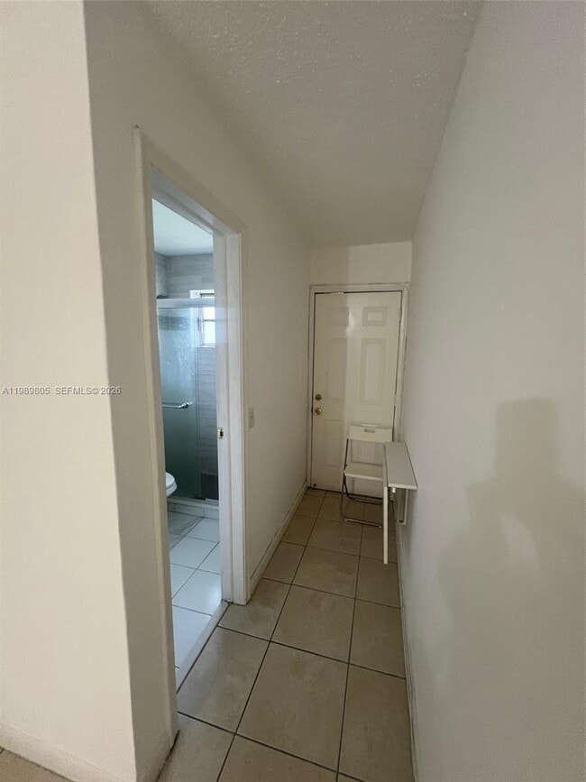 Building Photo - 608 NW 3rd Ave