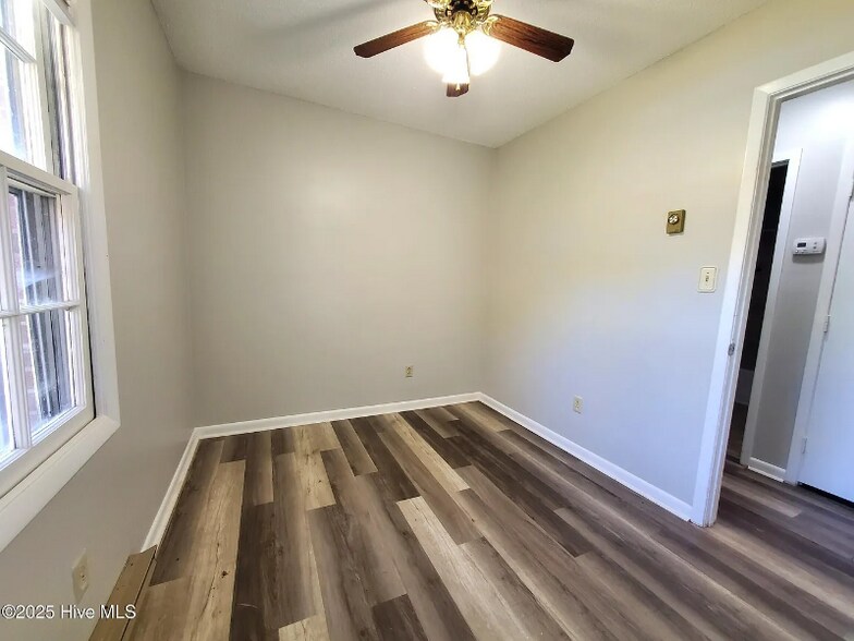 Building Photo - 305 Rhode Island Ave