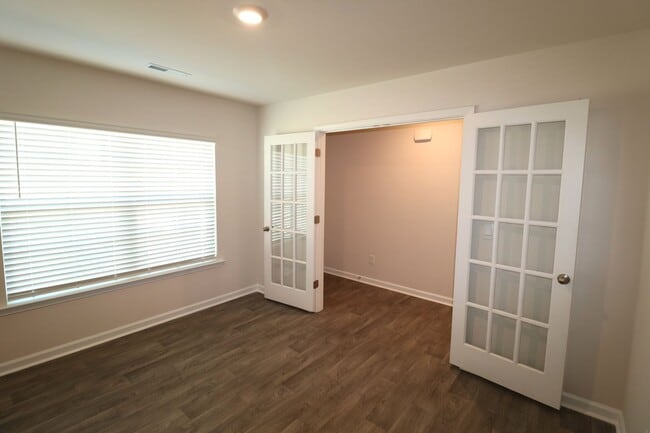 Building Photo - 182 Carriage Cove Cir