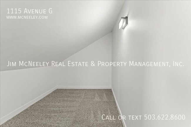 Building Photo - 1115 Avenue G