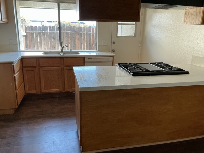 Building Photo - 8795 Lomita Dr