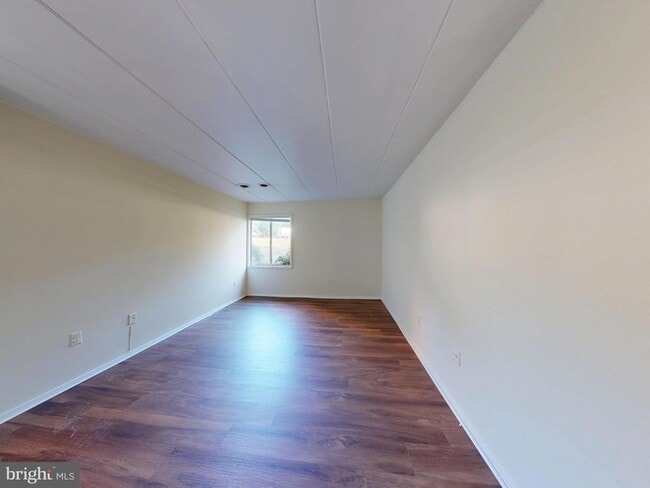 Building Photo - 2622 Fort Farnsworth Rd