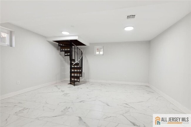 Building Photo - 2227 Lewis Pl