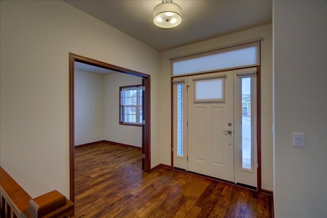Building Photo - 525 Dragon Willow Ln