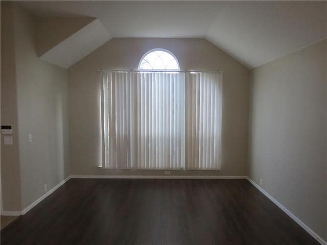 Building Photo - 633 Blue Sky Dr