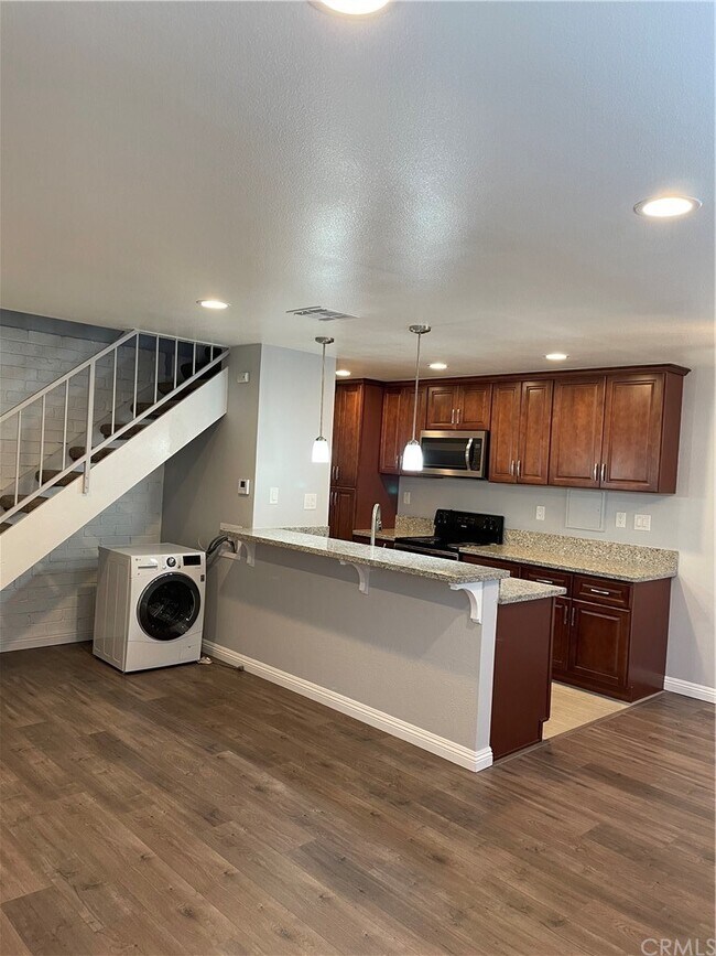 Building Photo - 139 Sinclair Ave