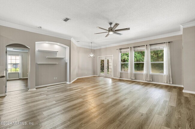 Building Photo - 1892 Vista Lakes Dr