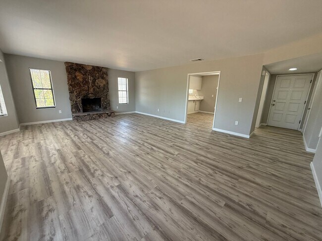 Building Photo - 2 ON 1 PROPERTY in ALPINE! 3BR/2BA home PL...