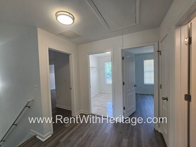 Building Photo - Awesome 3 bd/ 2ba With Everything Brand Ne...