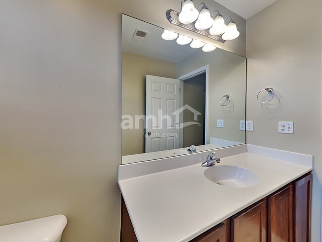 Building Photo - 400 Stoney Field Dr