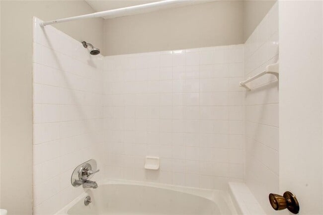 Building Photo - 805 Tuxworth Cir