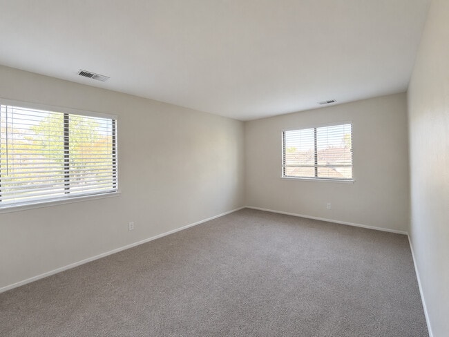 Building Photo - 355 Lambert Dr