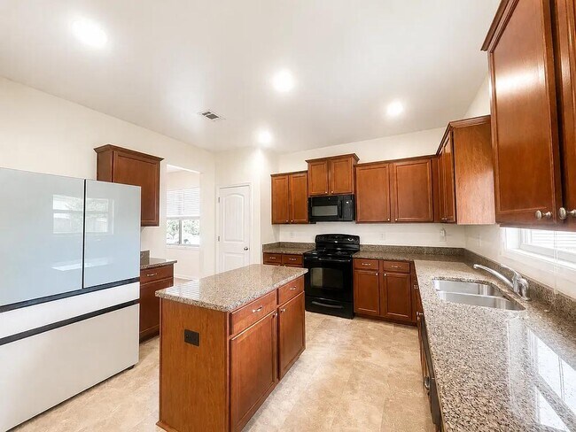 Building Photo - 11 Phaeton Ave