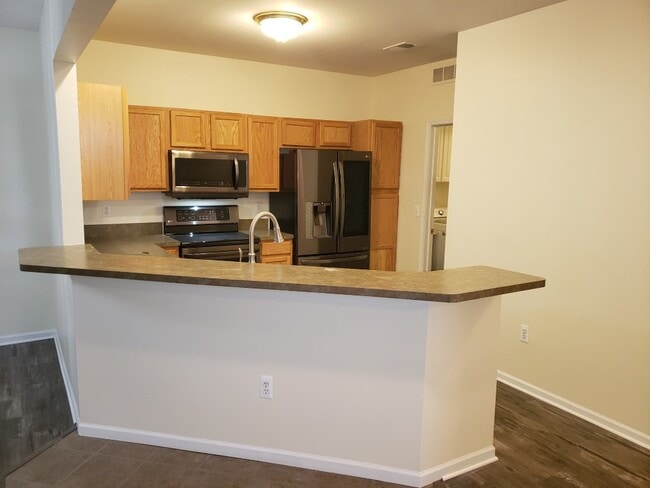 Building Photo - 15268 Yale Dr