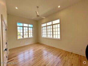 Building Photo - 1810 Sils Ave