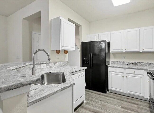 Building Photo - 113 Olde Towne Way