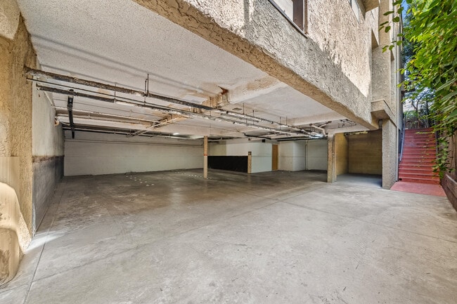 Building Photo - 906 Kings Rd