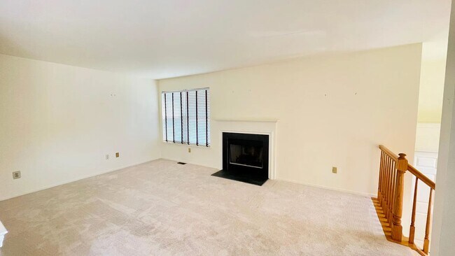 Building Photo - 609 Hamilton St