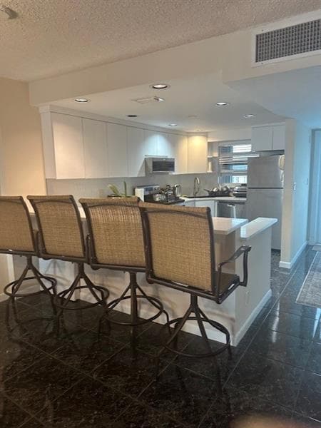 Building Photo - 328 N Ocean Blvd