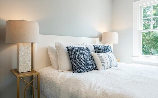 Building Photo - 118 Ruggles Ave