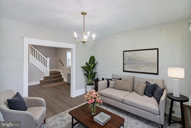 Building Photo - 24 Trent Ave