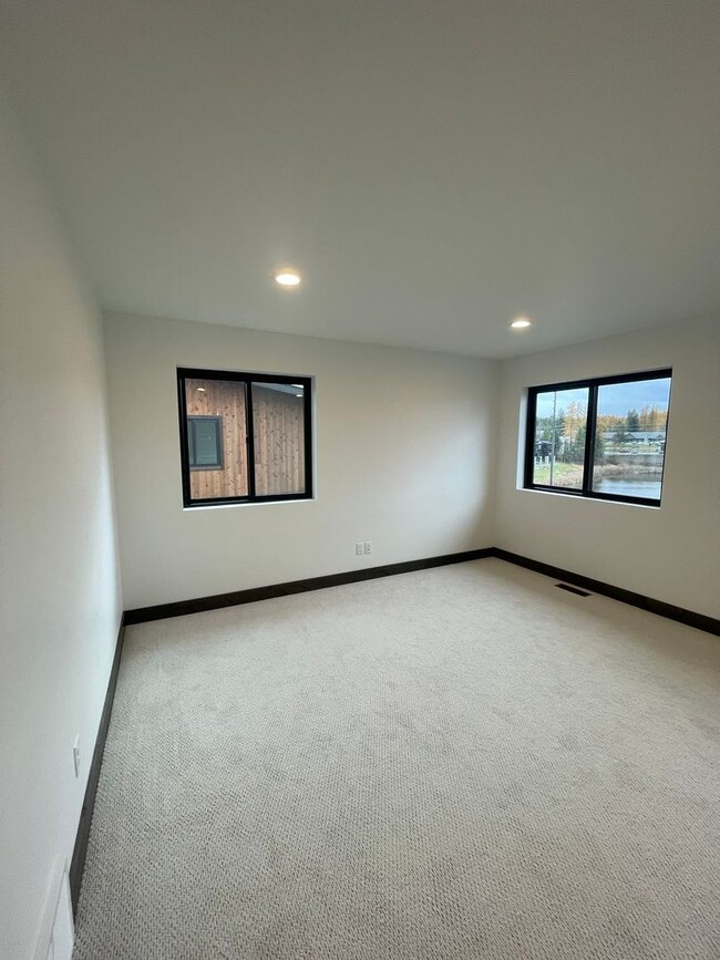 Building Photo - Brand New Three Story Whitefish Townhouse