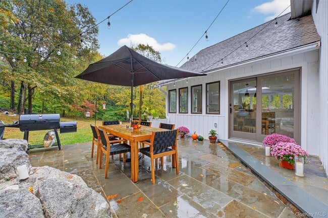 Building Photo - 602 Oscawana Lake Rd