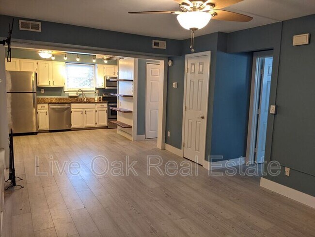 Building Photo - 1311 E Ocean View Ave