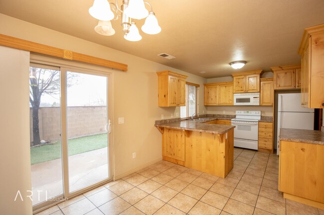 Building Photo - Move in Special 3 Bedroom 2.5 Bathroom In ...