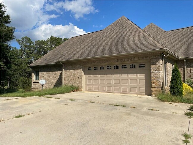 Building Photo - 6030 Matt Hwy