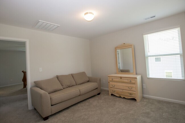 Building Photo - Coming up soon!!!!Centric beautiful proper...