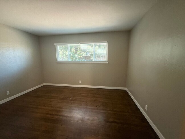 Building Photo - CAMPBELL - Open floor plan with separate f...